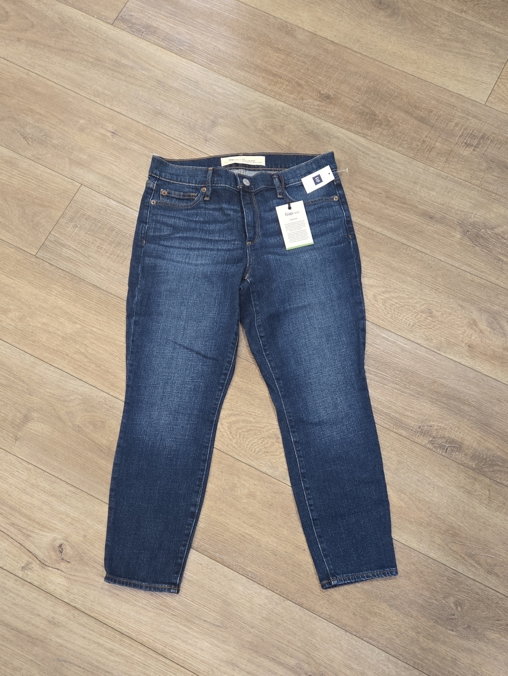 NWT GAP Dark Blue Ankle Crop Mid-Rise Jeans